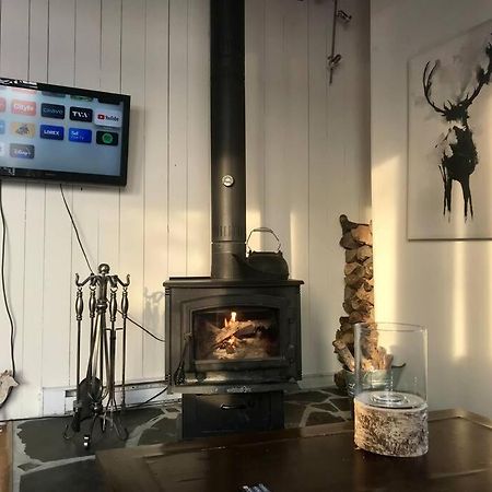 Om Chalet 2 Avec Spa Et Foyer Borde Du Fleuve St-Pierre-de-l'Île-d'Orléans Zewnętrze zdjęcie