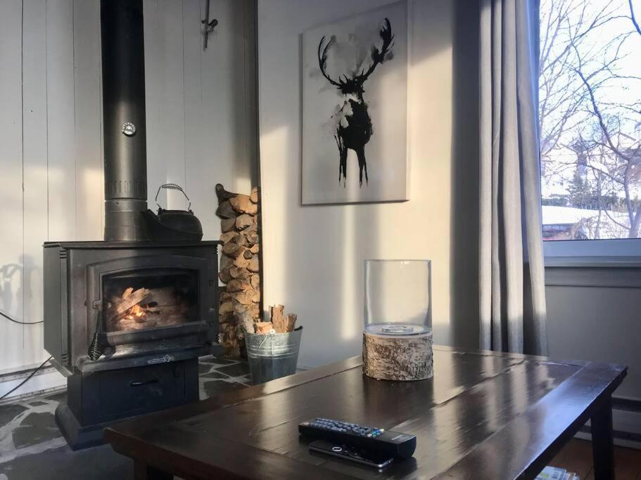 Om Chalet 2 Avec Spa Et Foyer Borde Du Fleuve St-Pierre-de-l'Île-d'Orléans Zewnętrze zdjęcie