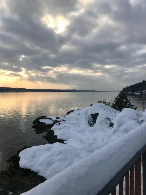 Om Chalet 2 Avec Spa Et Foyer Borde Du Fleuve St-Pierre-de-l'Île-d'Orléans Zewnętrze zdjęcie